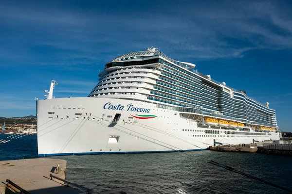 What Can Visitors Expect When Touring Historic Sites in the UK?