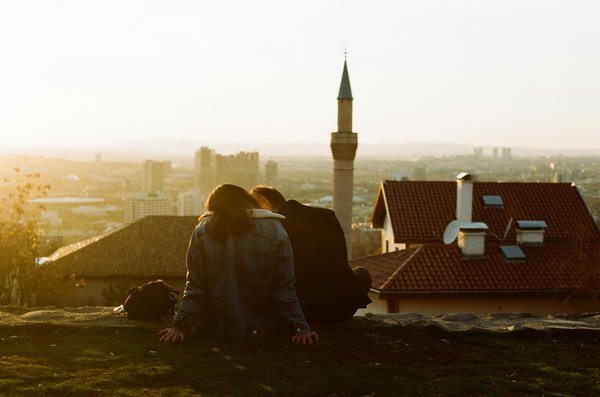 How Do Local Traditions Influence the Tourism Experience in the UK?